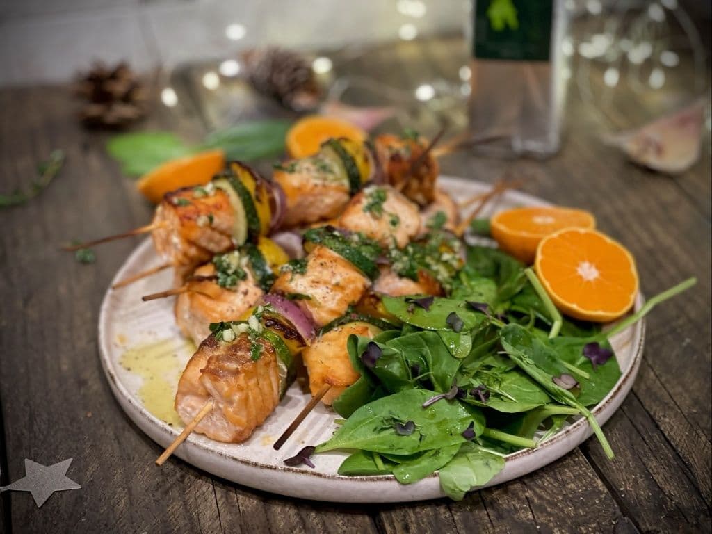 Лосось с цукини, болгарским перцем и крымским луком на гриле, со свежим шпинатом и мандариновой заправкой_низ3.JPG