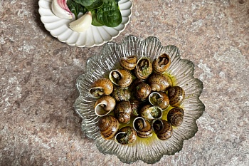 Улитка Мюллер в чесночном соусе по-бургундски