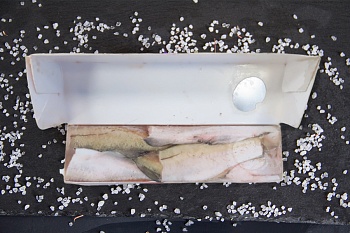 Минтай, тушка без головы, с удалением хвостового плавника 